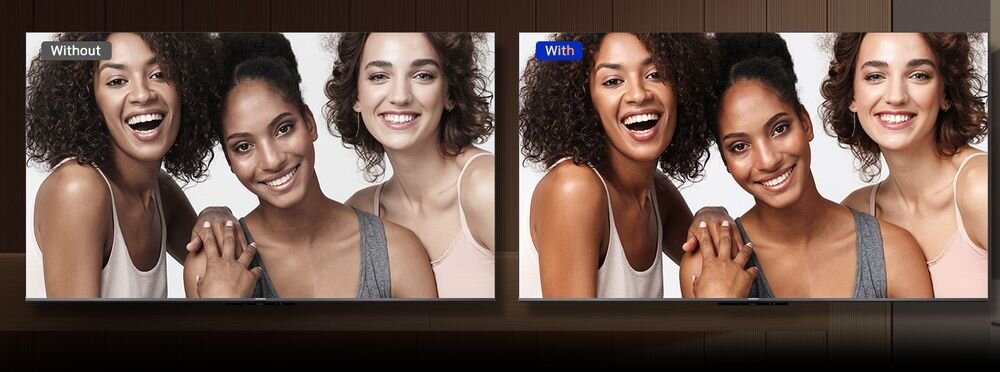 Telewizor METZ 50MQF7500Z AI Skin Detection naturalne kolory skóry, dwa kadry z filmu z włączoną funkcją AI Skin Detection