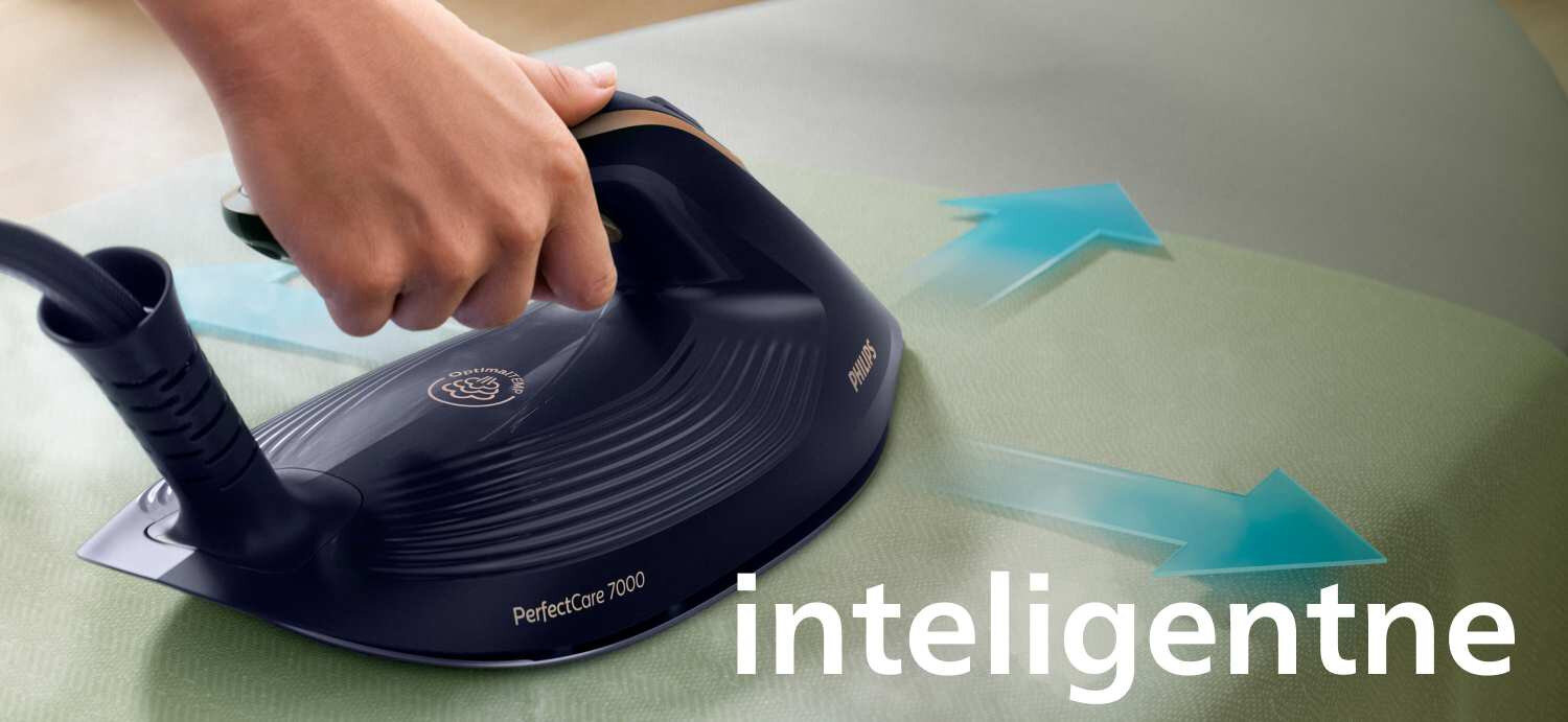 Osoba prasuje tkaninę za pomocą żelazka z napisem \'PerfectCare 7000\' i \'PHILIPS\'. Na obrazie widoczny jest tekst \'inteligentne\'.