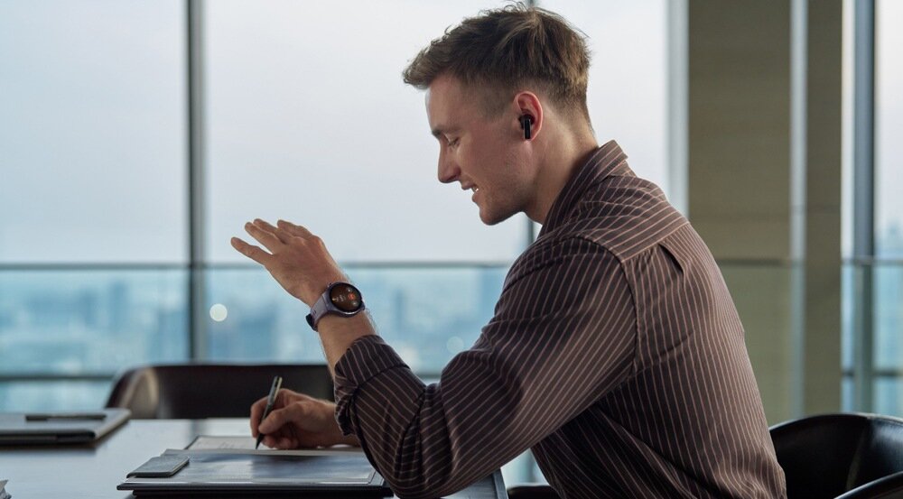 Smartwatch HUAWEI Watch 5 połączenie na zegarku  