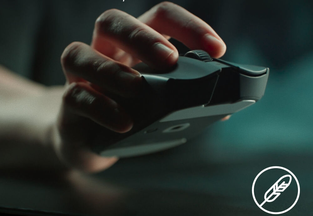 RAZER Viper V3 Pro Sentinels Edition lekkiej konstrukcji 54 g Viper V3 Pro SE Symetryczny kształt - mysz pod skosem na czarnym tle