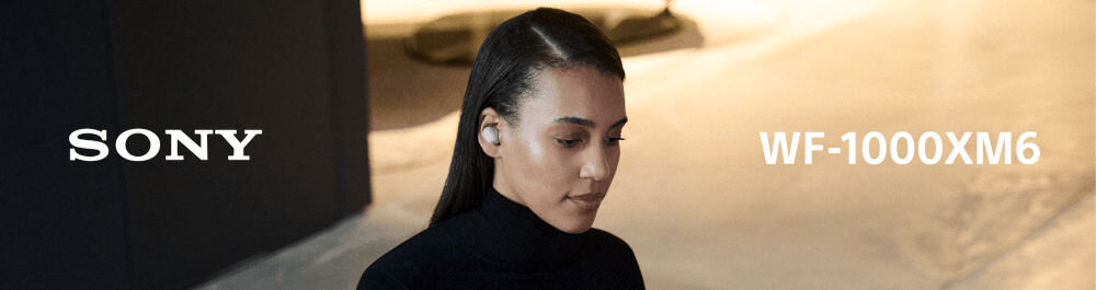 Słuchawki dokanałowe SONY WF-1000XM6 ANC Kobieta używająca srebrnych słuchawek dousznych Sony WF-1000XM6; po bokach napisy Sony oraz model WF-1000XM6.