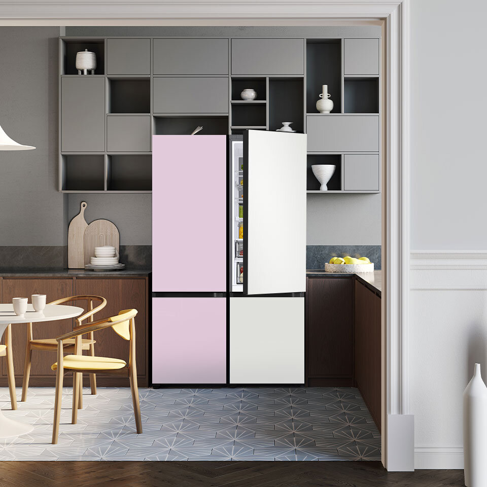 Jaka lodówka dla dużej rodziny? Jeśli potrzebujesz większą przestrzeń do przechowywania wybierz urządzenia Bespoke, które możesz łączyć ze sobą – przykładowe zestawienie na zdjęciu, a urządzenia zamówisz w MEDIA EXPERT