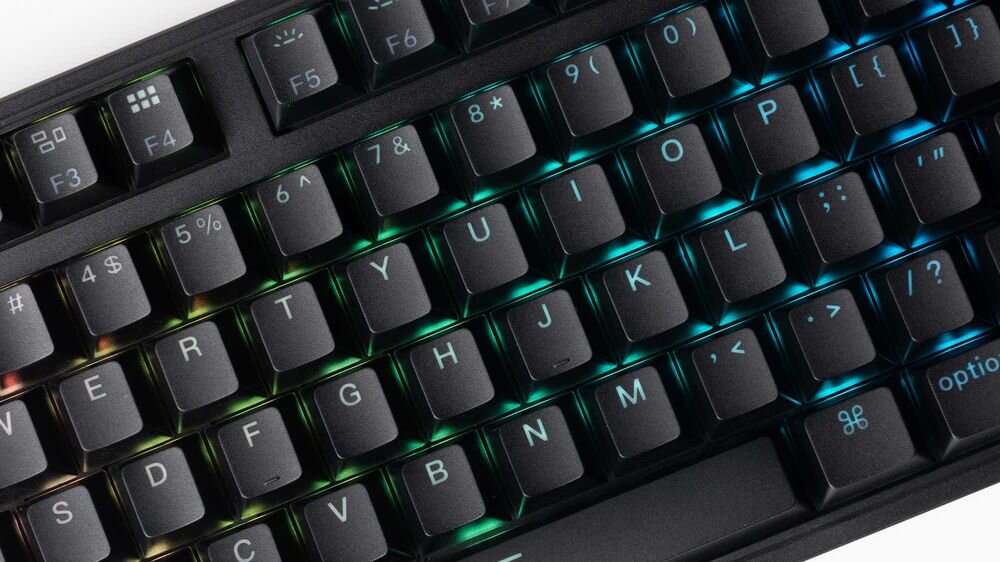 KEYCHRON C3 Pro wyłącznie w trybie przewodowym kabla USB-C/USB-C polling rate 8000 Hz - widok na klawiaturę od góry