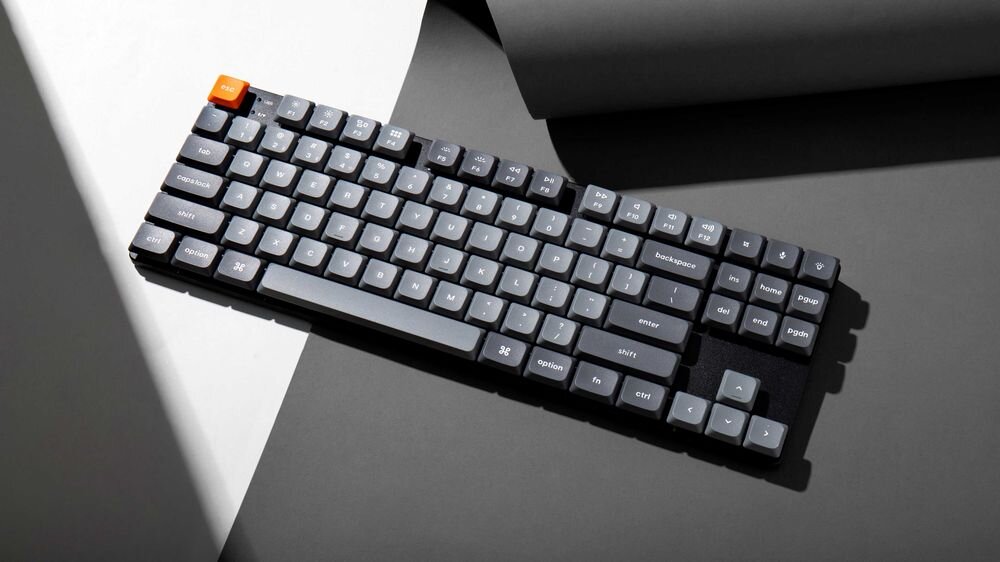 KEYCHRON K1 Max KEYCHRON K1 Max bezprzewodowa klawiatura mechaniczna TKL Tenkeyless 80% bez bloku numerycznego klawisze funkcyjne, strzałki i nawigację - klawiatura od góry pod skosem