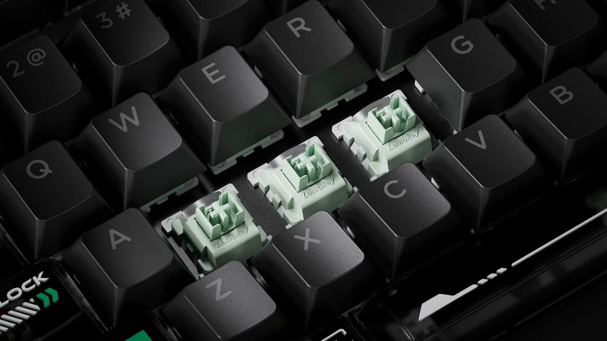 KEYCHRON Lemokey L5 HE Technologia Hot-Swap wymianę switchy bez konieczności lutowania Keycapy Double-Shot PBT odporne na zużycie i ścieranie - zbliżenie na keycapy 