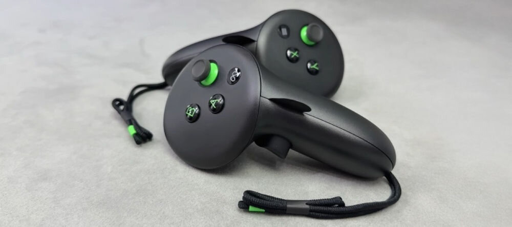 Gogle VR OCULUS Meta Quest 3S Xbox Edition 128GB Czarny prezentacja kontrolerów położonych obok siebie na szarym tle Touch Plus śledzenie ruchu technologia haptyczna TruTouch ergonomiczna konstrukcja regulowany pasek wygoda realistyczne wrażenia