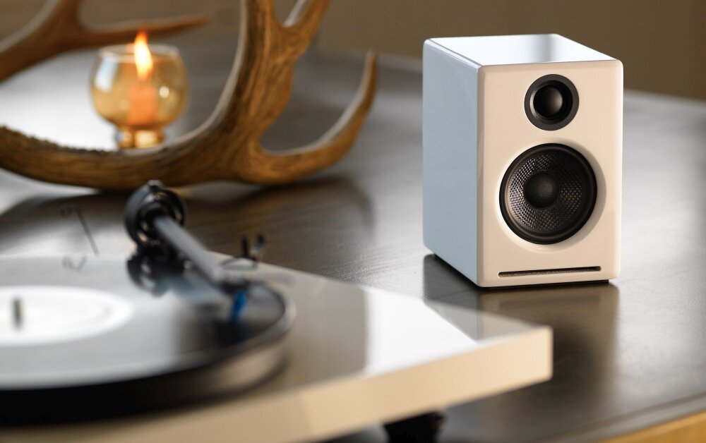 Kolumny głośnikowe AUDIOENGINE A2+ brzmienie bezprzewodowe łącze złącza dźwięk wszechstronność  obsługa instalacja design jakość wykonanie opakowanie zestaw