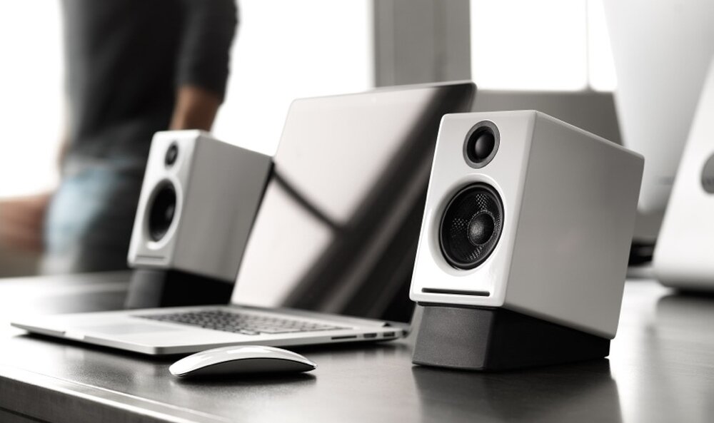 Kolumny głośnikowe AUDIOENGINE A2+ brzmienie bezprzewodowe łącze złącza dźwięk wszechstronność  obsługa instalacja design jakość wykonanie opakowanie zestaw