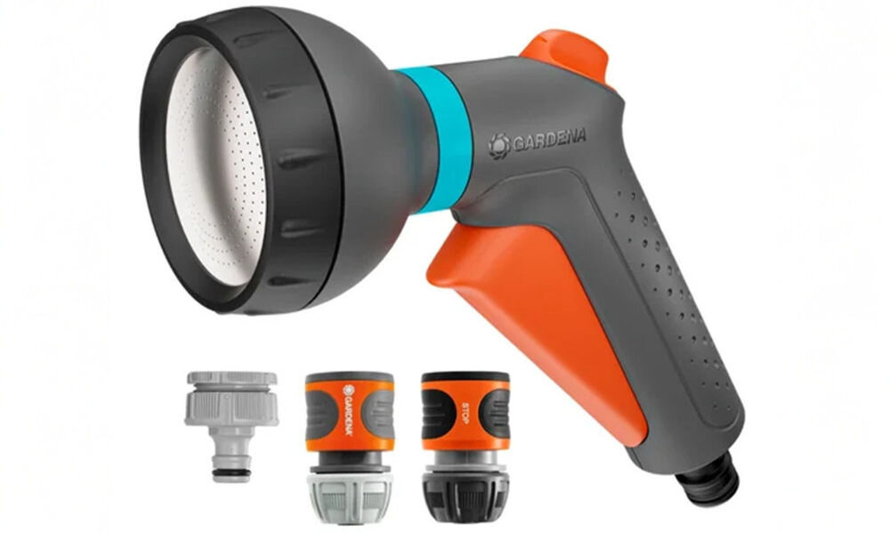 Pistolet zraszający GARDENA Classic 18367-20, przyłącze, szybkozłącze, cale, układ, na białym tle zestaw złączek wraz z piostoletem