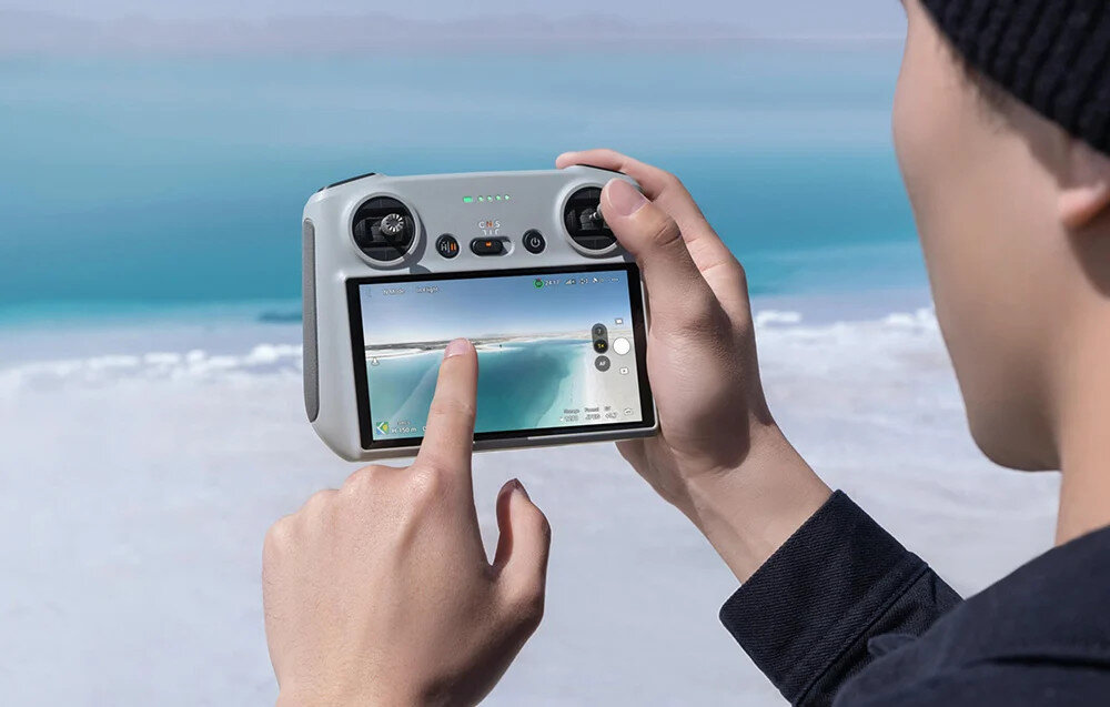 Kontroler DJI RC wyświetlacz rozdzielczość jasność przekątna