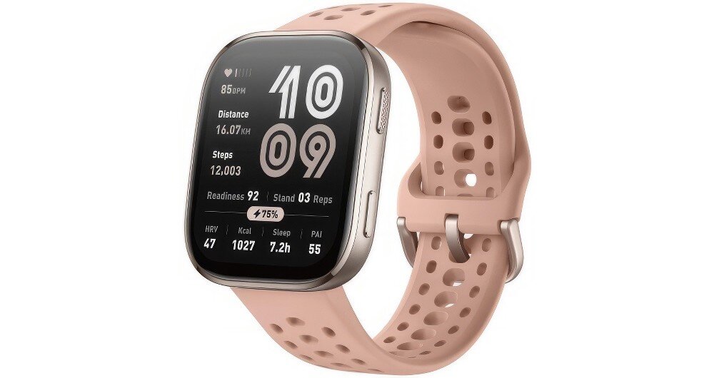 Smartwatch AMAZFIT Bip 6 osoba z założonym na rękę zegarkiem z aktywnym wyświetlaczem