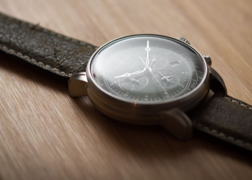 Zeppelin 100 Jahre 8680 tarcza lotnicza chronograf tachymetr elegancki zegarek męski