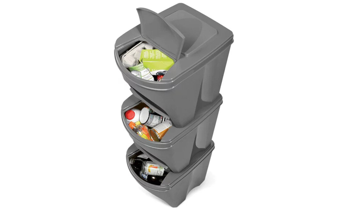 Kosza na śmieci PROSPERPLAST Sortibox IKWB25S3 3 x 25L Szary Praktyczne rozwiązanie praktyczne rozwiązanie segregacja Trzy pojemniki o pojemności 25 litrów z trwałego tworzywa sztucznego w neutralnym, szarym kolorze Uchylne klapk ułatwienie w pionie lub w szeregu porządek