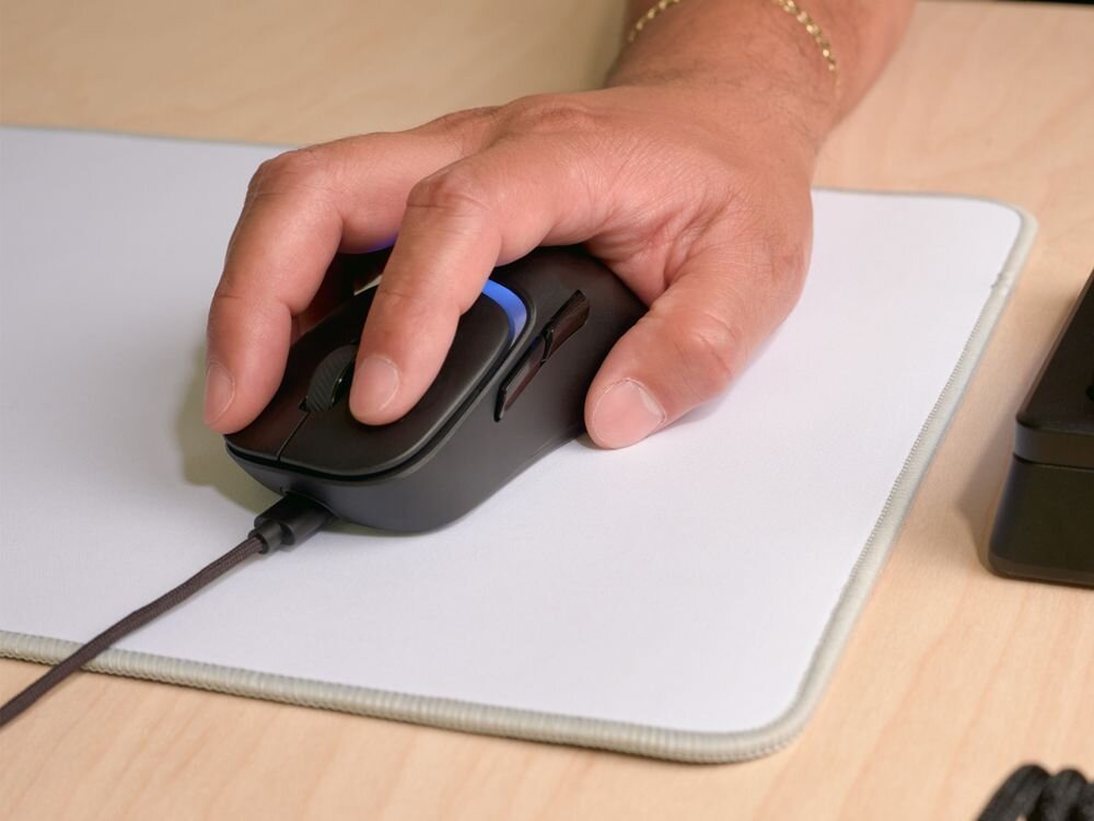 Glorious Gaming Model D3 przewodowa mysz gamingowa niskiej wagi z solidną konstrukcją 57 g trwałość Kształt - Dłoń na myszce przewodowej, na biurku, na podkładce