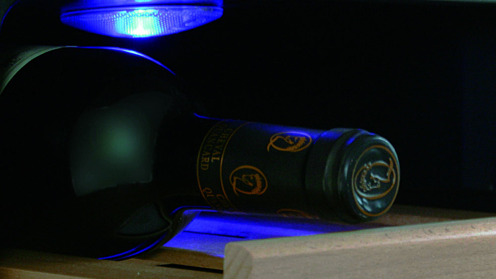 Chłodziarka Do Wina CASO GERMANY WineComfort 24 645 - Oświetlenie