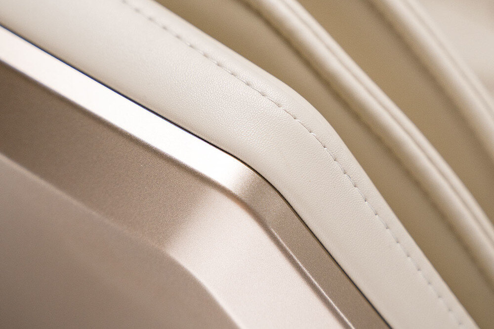 Fotel masujący iREST Eagleton Kremowo-złoty design