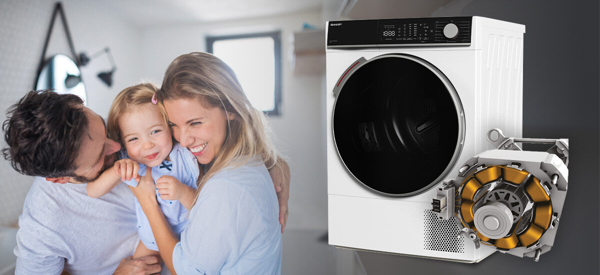 SUSZARKA SHARP KD-NHL9S9GWC-PL Po lewej stronie widać rodzinę, a po prawej suszarkę wraz z wizualizacją elementu mechanicznego. Kompozycja podkreśla znaczenie wygody oraz solidnej konstrukcji silnik bezszczotkowy BPM kompresor PSC cicha praca wydajne suszenie trwałość