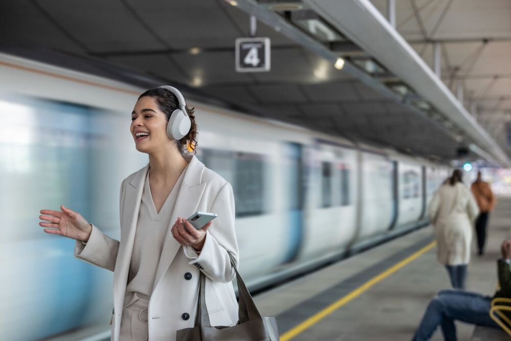 Słuchawki nauszne SONY WH-1000XM5 ANC jakosc polaczenia swift pair