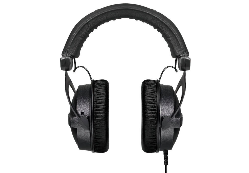 Słuchawki nauszne BEYERDYNAMIC DT 770 Pro 32 Ohm handmade Germany wymienne elementy trwałość, słuchawki naszune od frontu na białym tle