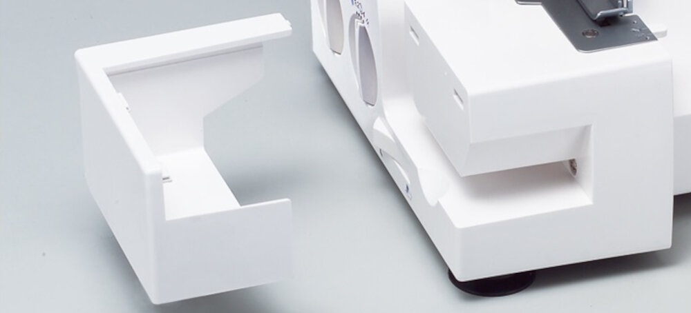 Maszyna do szycia MINERVA M840DS komfort obsluga wygoda wbudowany noz