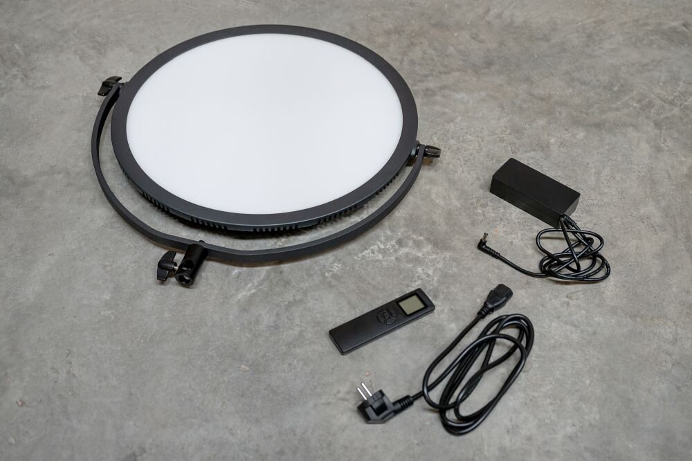 Lampa LED NEWELL Air Artha XL barwa jasność zasilanie bateria montaż aparat zdjęcia filmy obsługa regulacja waga led wymiary 