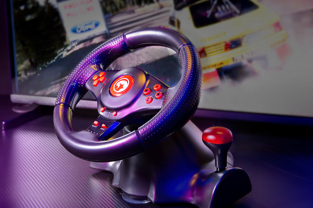 MARVO GT-903 Onaga 30 4 osie, D-pad oraz 12 przycisków kontrolnych Wbudowany silnik sprzężenie zwrotne w postaci wibracji - kierownica od boku na biurku