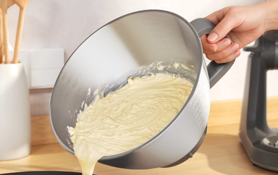 Robot kuchenny planetarny KENWOOD KHC30.045GY 1000W Multitasker zdjęcie lifestyle Pojemna misa Misa ze stali nierdzewnej do 10 białek około 1,7 kg na kilka dni