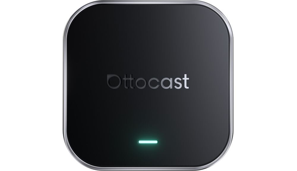 OTTOCAST OttoAibox E2 CloudSIM internet 4G punkt Wi-Fi dla pasażerów, adapter od frontu na białym tle
