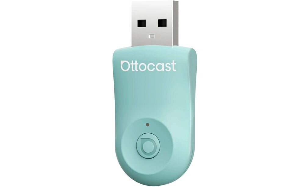 Adapter OTTOCAST CA505-T MINI bezprzewodowy CarPlay Android Auto szybkie połączenie w aucie, adapter na białym tle