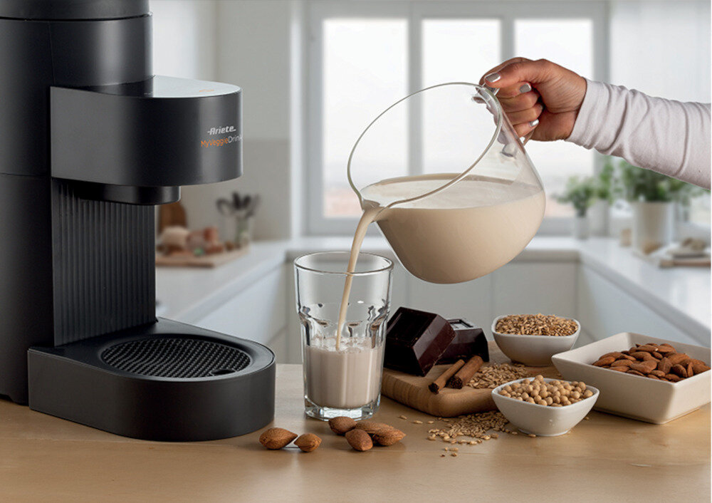 Urządzenie do napojów roślinnych ARIETE 650 MyVeggie Drink 6 programów kontrola mleko owsiane, sojowe, ryżowe, migdałowe, smoothie i soki wydajność  od 0,4 do 1,5 l  dopasowanie ilość parametry pracy