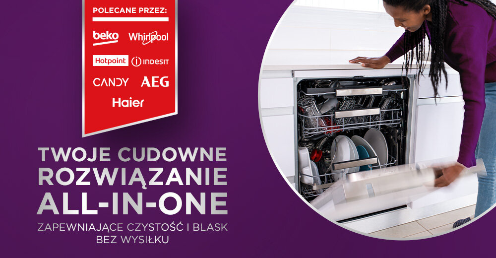 Kapsułki do zmywarki FAIRY Platinium Plus All In One 30 Minut Miracle - 74 szt. Kobieta wkładająca naczynia do zmywarki z logotypami rekomendacji marek Beko, Whirlpool, Hotpoint, Indesit, Candy, AEG i Haier dla kapsułek Fairy
