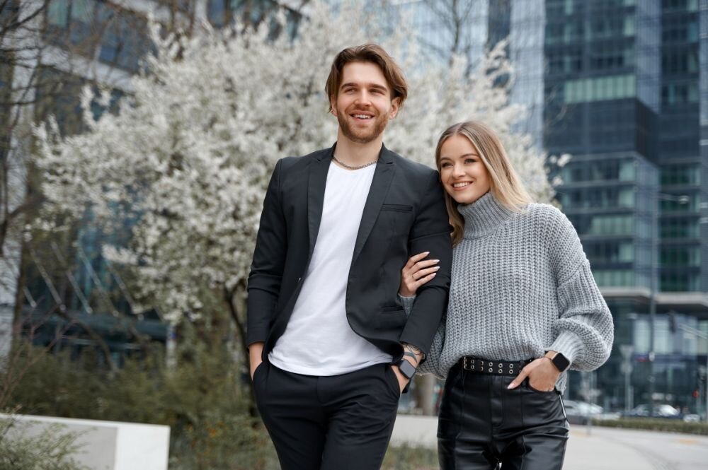 Smartwatch GARETT GRC Maxx     ekran bateria czujniki zdrowie sport pasek ładowanie pojemność rozdzielczość łączność sterowanie krew puls rozmowy smartfon aplikacja 