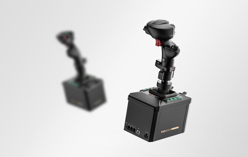 Symulator lotu MOZA RACING AB6 Perspektywiczny widok na tył i bok bazy Moza AB6, eksponujący porty komunikacyjne (USB, RJ45) oraz zasilanie kompatybilność symulatory systemy do gier lotniczych przemyślana konstrukcja