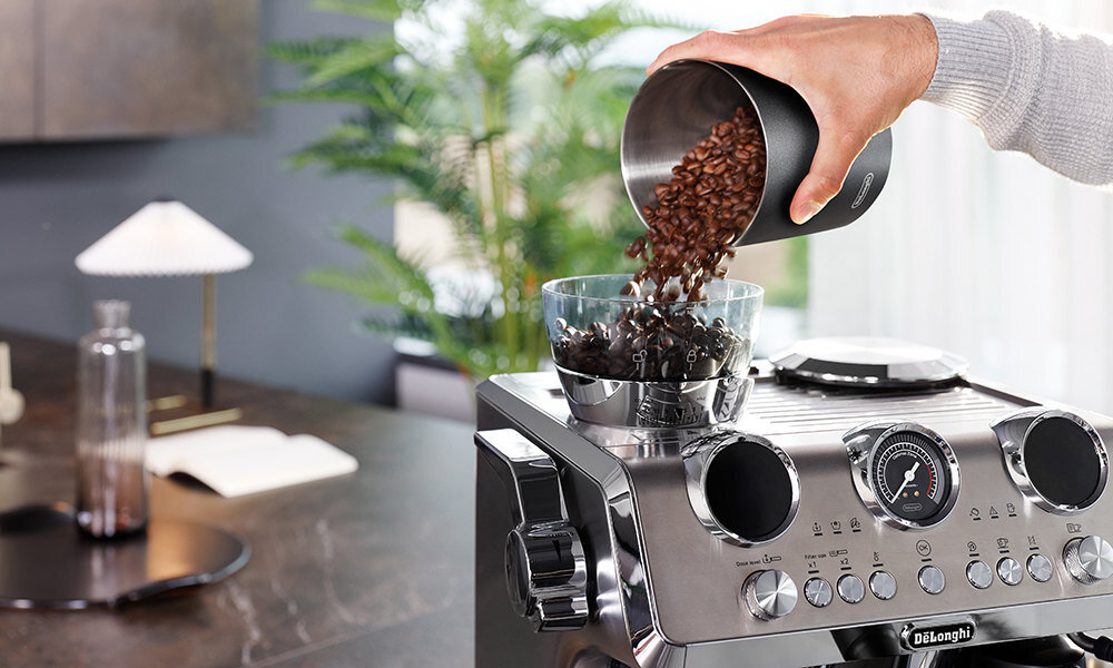 Ekspres DELONGHI La Specialista Maestro EC9885.M (Cold Brew) Mielenie dopasowane do smaku Wielkość i równomierność zmielenia ziaren  smak kawa Technologia Sensor Grinding z 15-stopniową regulacją dopasowanie grubość system automatycznie koryguje czas parzenia preferencje