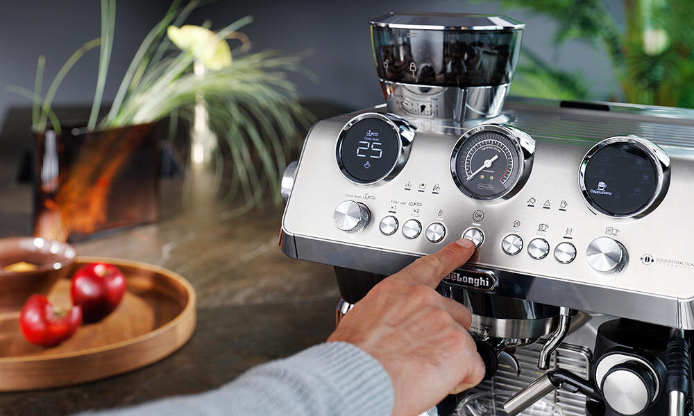 Ekspres DELONGHI La Specialista Maestro EC9885.M (Cold Brew) Pełna kontrola nad parzeniem kawa precyzja automatycznie dobiera właściwe ciśnienie proces ekstrakcji system PID smak aromat