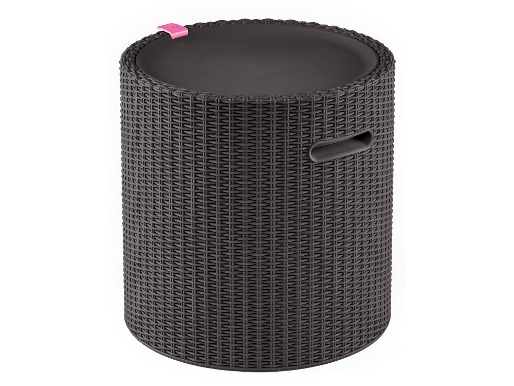 Stolik ogrodowy KETER Cool Stool 230905 z funkcją schowka Antracytowy stolik z zamkniętą klapą pusty schowek zdjęcie na białym tle funkcjonalny element wyposażenia cztery funkcje stabilny stolik wygodne siedzisko praktyczny schowek pojemnik do chłodzenia napojów wymiary 43,7 x 43,7 x 44,3 cm na taras na balkon do ogrodu