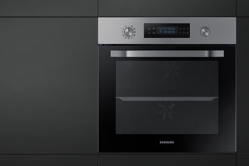 Samsung Wbudowana rączka. Doskonała linia, minimalistyczny charakter Samsung Wbudowana rączka. Doskonała linia, minimalistyczny charakter