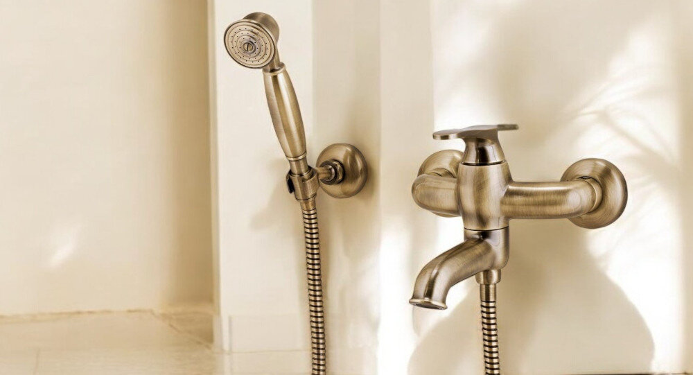 BATERIA WANNOWA OMNIRES ART DECO AD5131 BRĄZ ANTYCZNY rączka prysznicowa, wąż prysznicowy, uchwyt punktowy precyzyjna regulacja temperatury strumienia wody głowica ceramiczna oszczędność temperatura wody w zakresie od 10°C do 50°C styl funkcjonalność głowica ceramiczna niezawodność trwałość styl vintage antyczny brąz kolor odcień