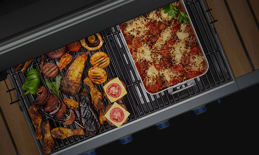 Grill gazowy CAMPINGAZ Classic LS Plus D Seria 4 duża powierzchania grilla 3500 cm2 półki boczne z praktycznymi wies4 dla około 16 osób