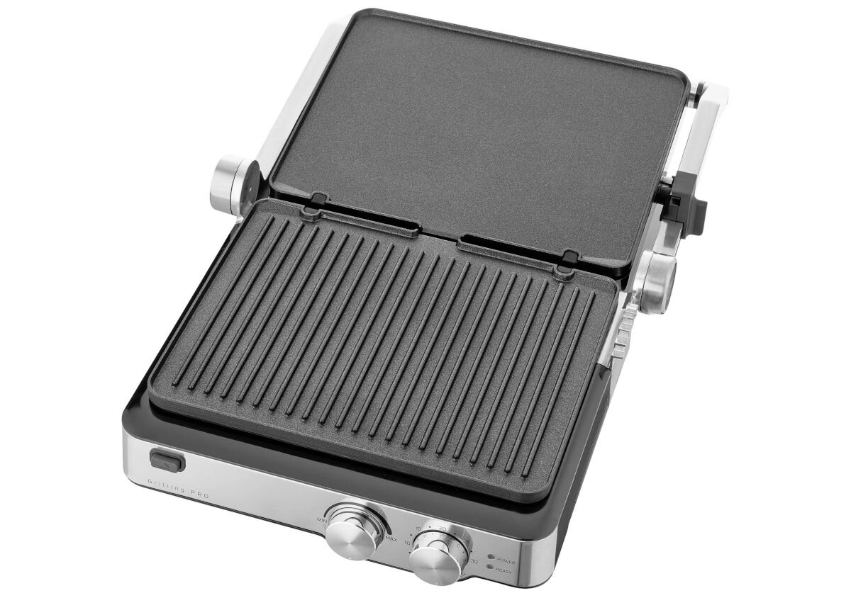 Grill elektryczny SENCOR SBG 4010SS, grzewcza, wymiary, porcje, płyta, na białym tle grill otwarty w pełni 180 stopni lekko od gry frontem prawo skos