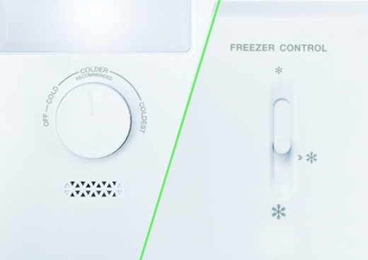 Przedzielony ekran. Po lewej regulacja temperatury chłodziarki, po prawej – zamrażalnika.