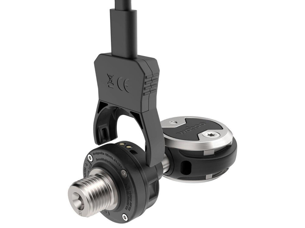 Pedały rowerowe WAHOO Power Dual WFPRX2S55 pedał na białym tle z uchwytem mocującym Para pedałów waży 276 g 9 x 4 cm przy wysokości stosu 13 mm Współczynnik Q wynosi 55 mm prześwit podczas pokonywania zakrętów sięga 39° do rowerów szosowych współpracuje z systemem SPD około 110 kg
