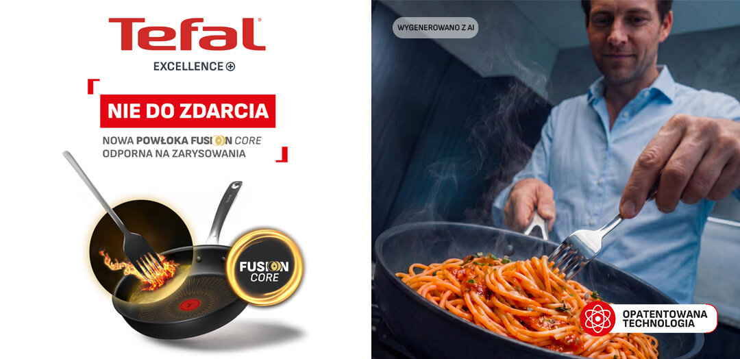 Patelnia TEFAL Excellence+ G3300702, przy niej płonący widelec. Obok mężczyzna miesza muszle na patelni.