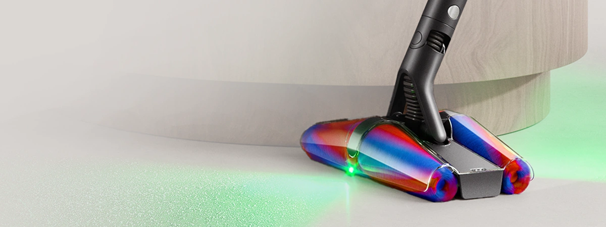 Elektroszczotka podświetla podłogę i uwidacznia zanieczyszczenia, kurz i brud