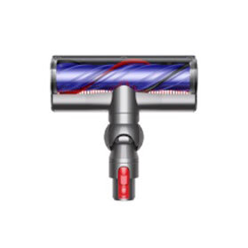 Na obrazie widoczna jest głowica odkurzacza z przezroczystą obudową, wewnątrz której znajduje się niebiesko-czerwony wałek. Elementy konstrukcji są w kolorze szarym z czerwonym akcentem.