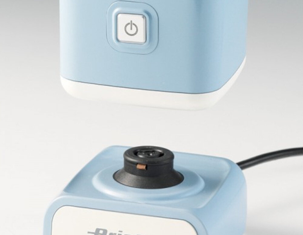 Spieniacz ARIETE Vintage Niebieski  Wygoda i przemyślana budowa Obrotowa podstawa 360° Przezroczysta pokrywa z silikonową obręczą 