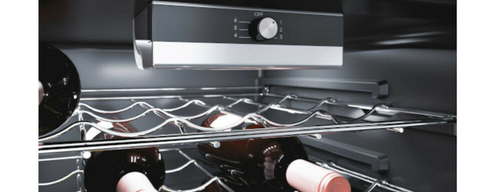 Chłodziarka do wina CANDY CCVB 15 chromowane regały półki 