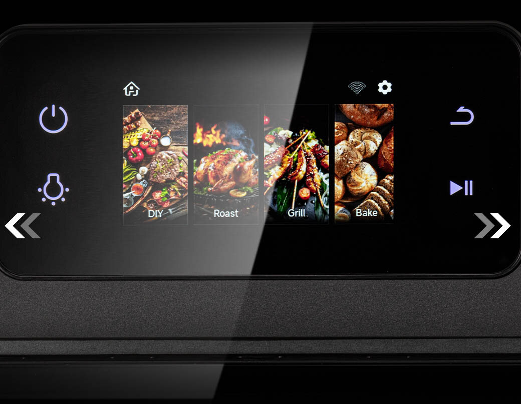 Zbliżenie na ekran Oven Air Fryer iCoook MFR-IC-03  z wyborem potrawy.