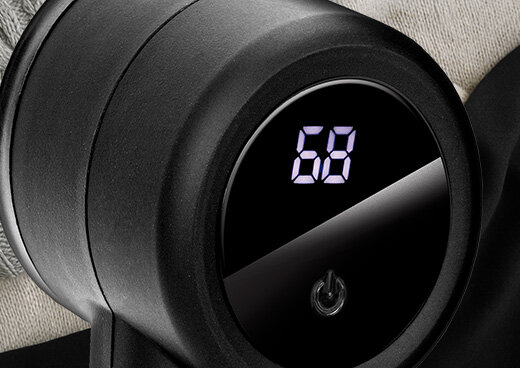 Zbliżenia na wyświetlacz LED golarki do ubrań MMU-05.