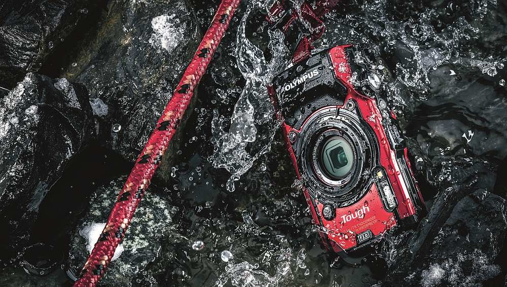 APARAT OLYMPUS TG-5 obiektyw